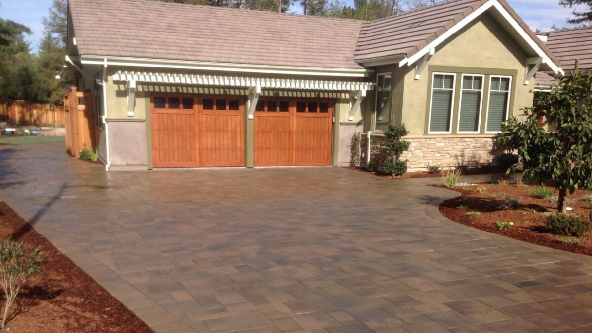 paver driveway with led lighting
